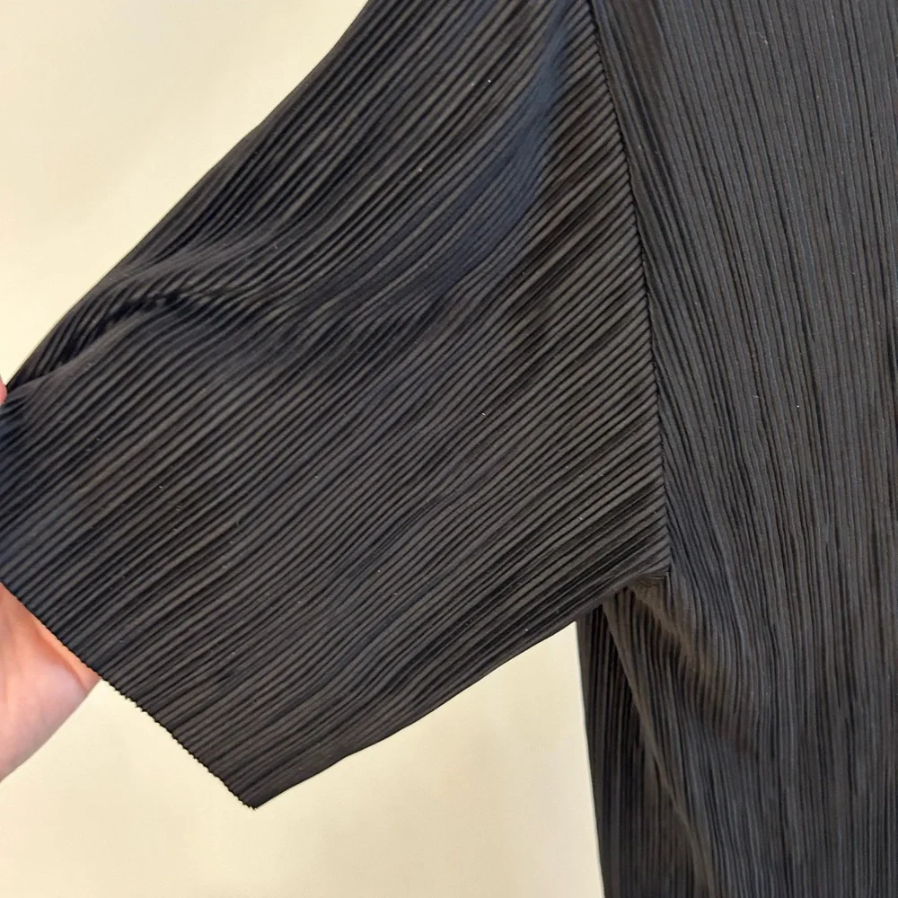 Nothing fits but one size mini pleated dress - Picture 4 of 5